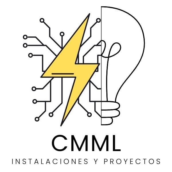 Ingeniero eléctrico Madrid revisando planos para la legalización eléctrica